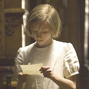 Saoirse Ronan as Briony Tallis (age 13)