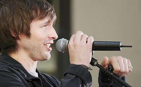 James Blunt singing concert